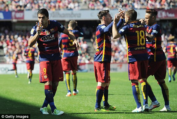 Luis Suarez lập hat-trick, Barca vô địch La Liga ảnh 9