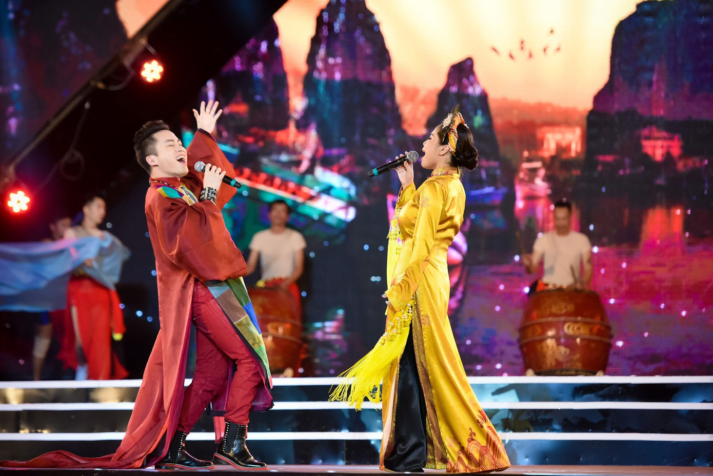 Những nhan sắc lộng lẫy tại chung khảo miền Bắc HHVN 2016 ảnh 21