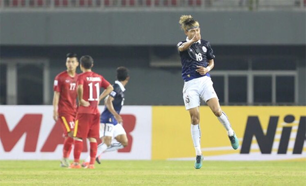 Tuyển Việt Nam hạ Campuchia trong thế 10 chống 11 ảnh 15