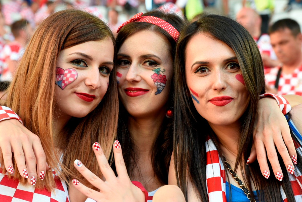 Tạo địa chấn, Croatia cướp ngôi nhất bảng từ Tây Ban Nha ảnh 7