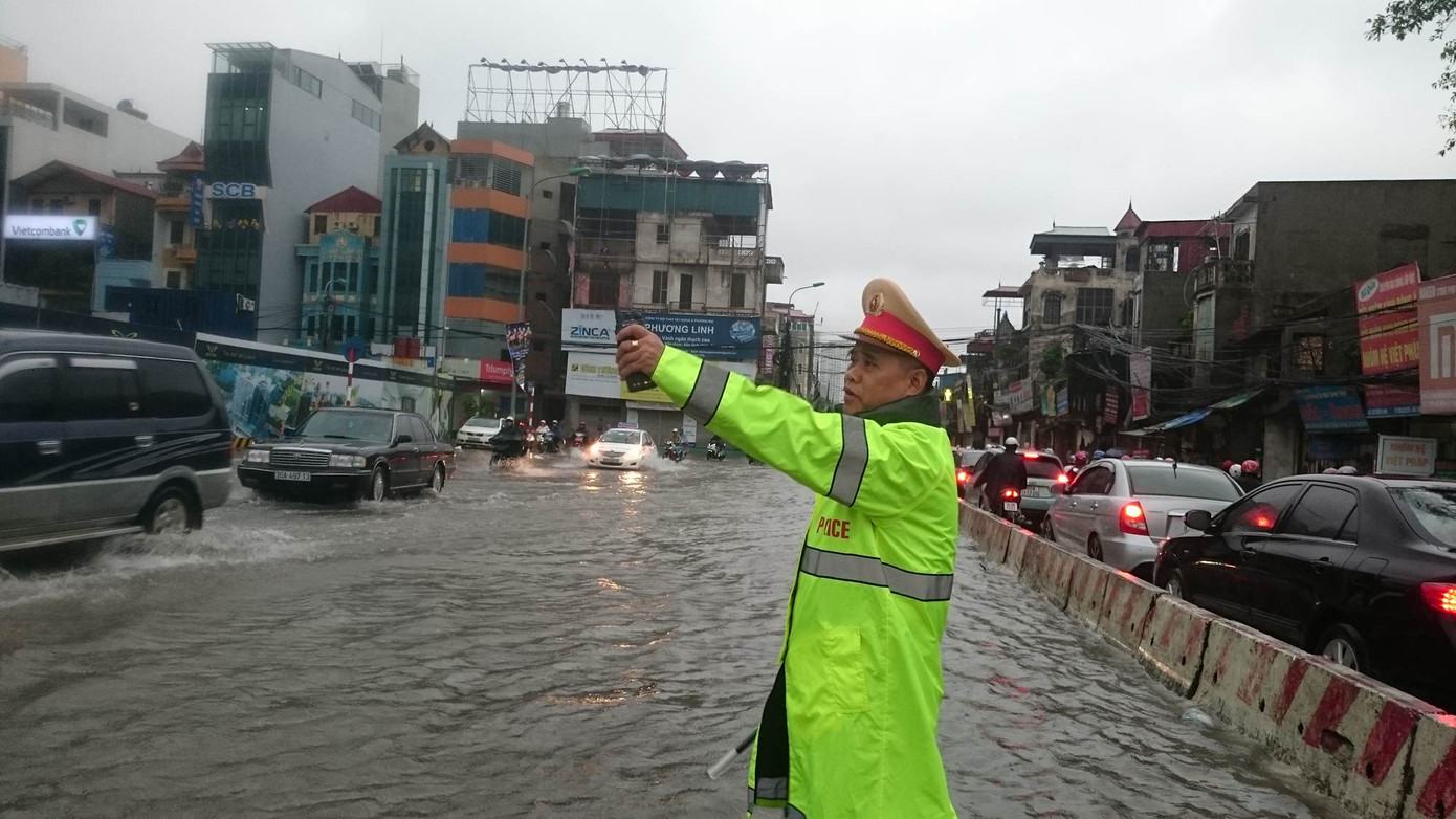 Bão số 3 vào Hà Nội suy yếu thành áp thấp nhiệt đới ảnh 13