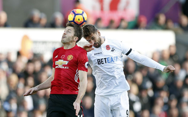 Swansea City vs M.U (1-3): Ibrahimovic 'giải hạn' ảnh 3