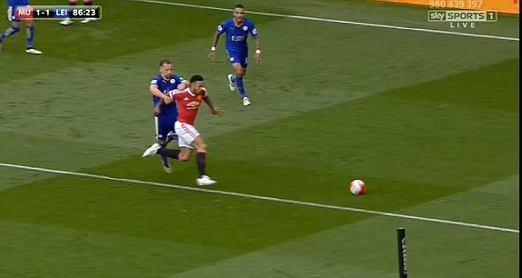 M.U vs Leicester (1-1): Chưa có tân vương ảnh 15