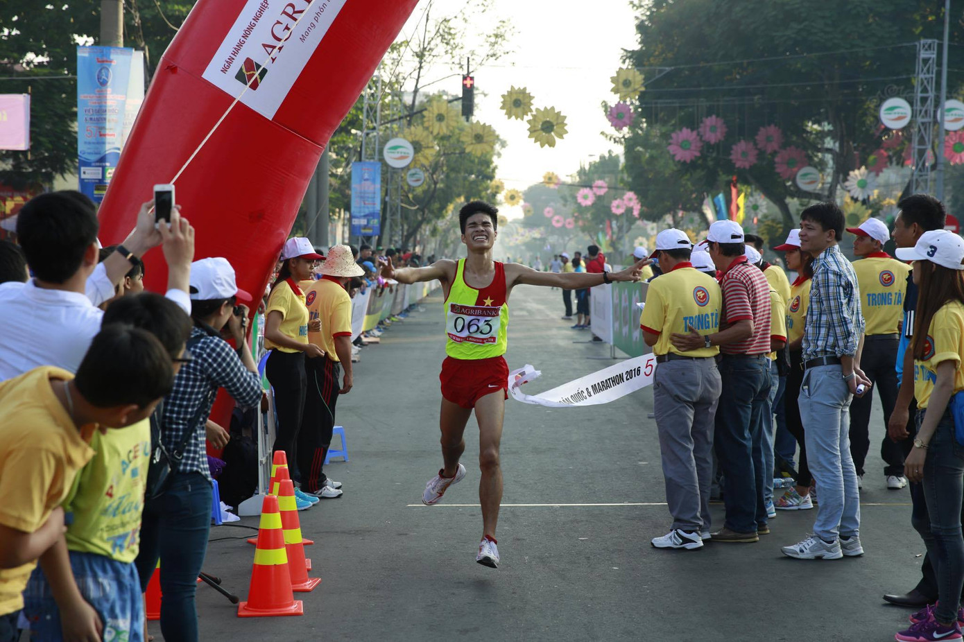 Tưng bừng đua tài Việt dã Tiền Phong ảnh 42