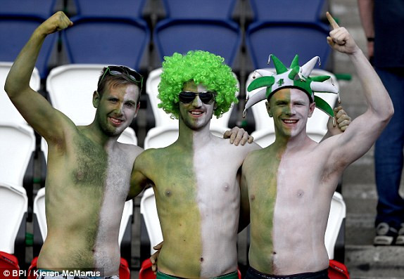 Gomez lập công, Đức giữ vững ngôi đầu ảnh 9