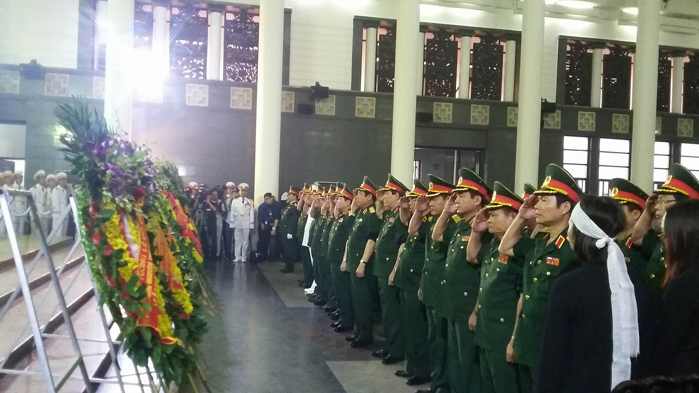 Hàng nghìn người đội mưa tiễn biệt 9 liệt sĩ CASA-212 ảnh 54