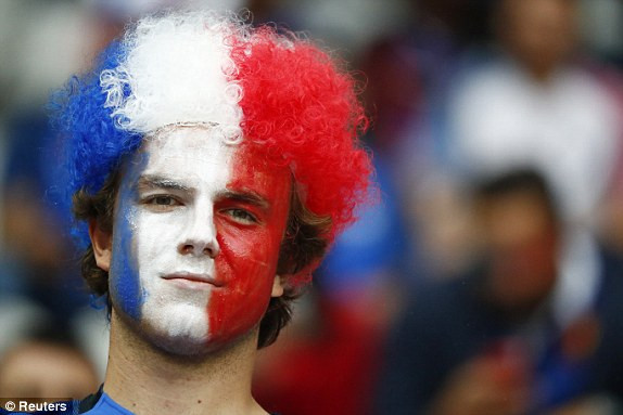 Nhấn chìm Iceland trong 'mưa gôn', Pháp gặp Đức ở bán kết ảnh 9