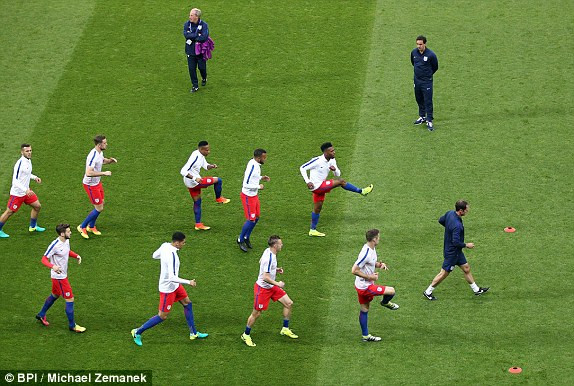 Xứ Wales vùi dập 'Gấu Nga', Anh bất lực trước Slovakia ảnh 11