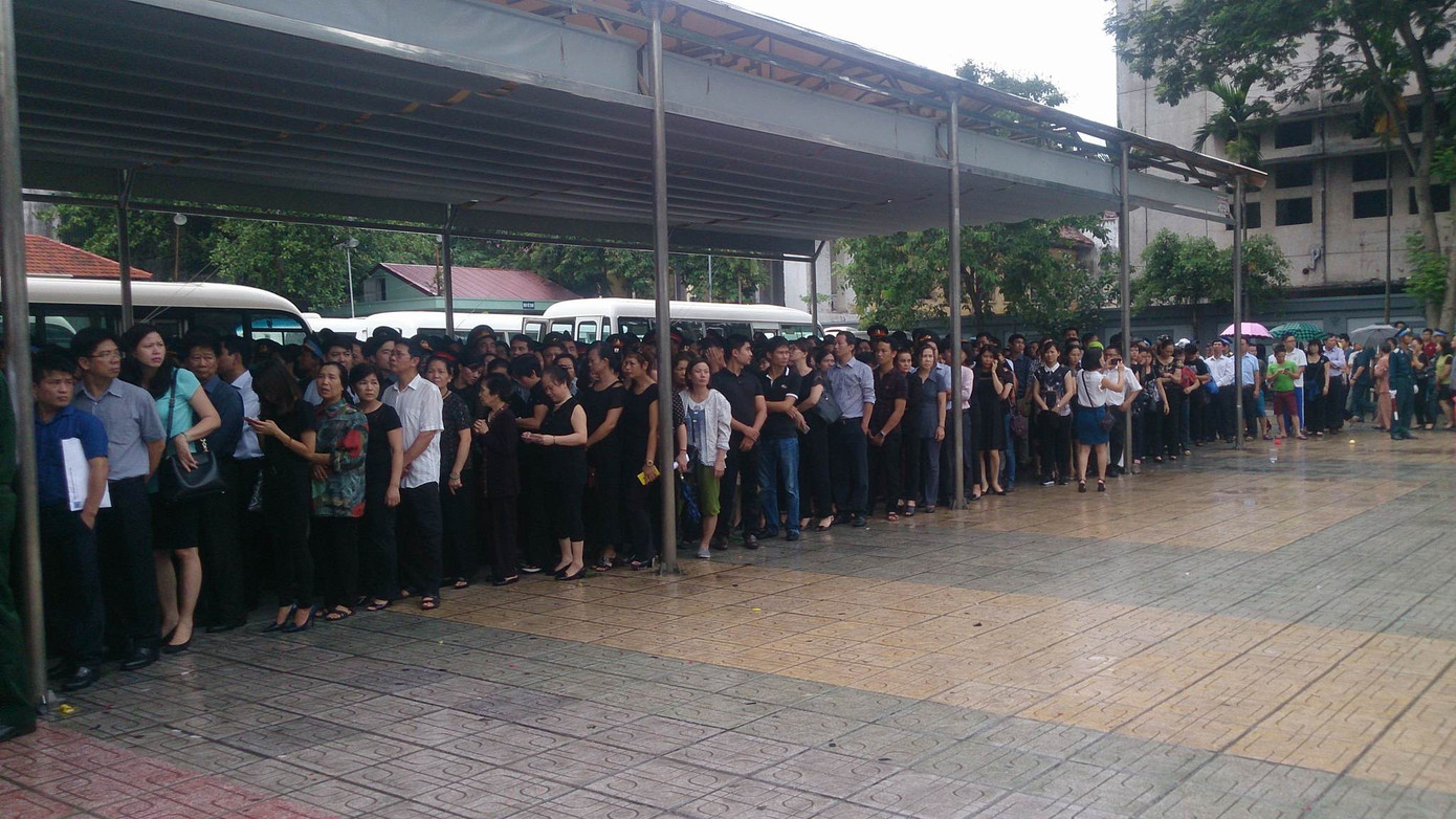 Hàng nghìn người đội mưa tiễn biệt 9 liệt sĩ CASA-212 ảnh 15