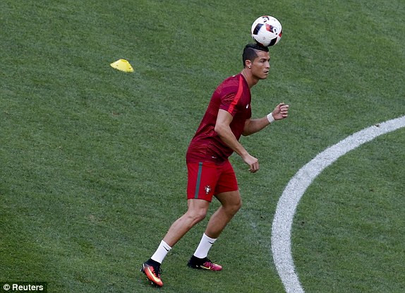 Bồ Đào Nha vào bán kết sau loạt 'đấu súng' nghẹt thở ảnh 8