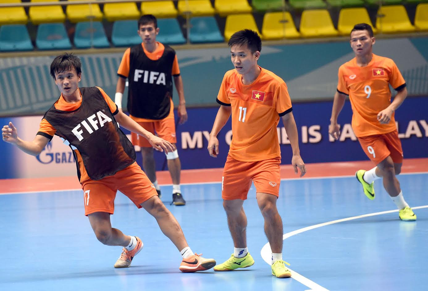 Thua đậm Nga, tuyển Việt Nam chia tay Futsal World Cup ảnh 8