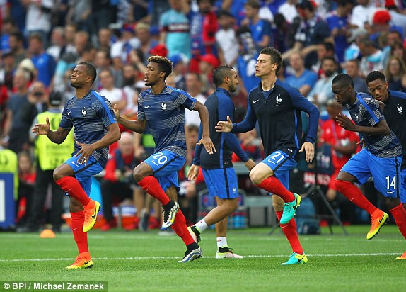 Pháp vs Albania (2-0): Lấy vé sớm từ chiến thắng muộn ảnh 16