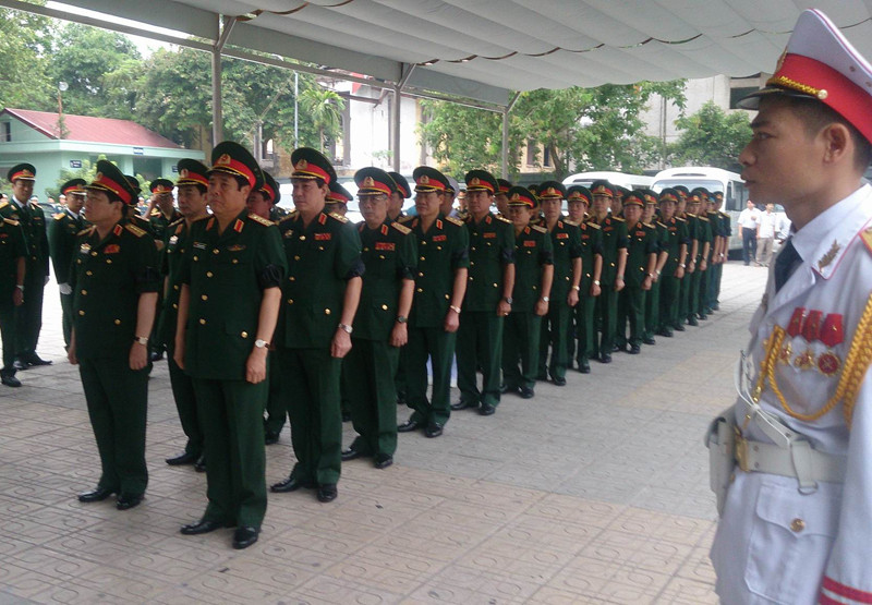 Hàng nghìn người đội mưa tiễn biệt 9 liệt sĩ CASA-212 ảnh 67