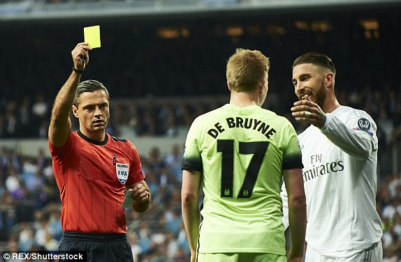 Bàn đá phản đưa Real Madrid vào chung kết ảnh 13