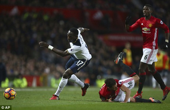 M.U vs Tottenham (1-0): 'Người hùng' Mkhitaryan ảnh 17