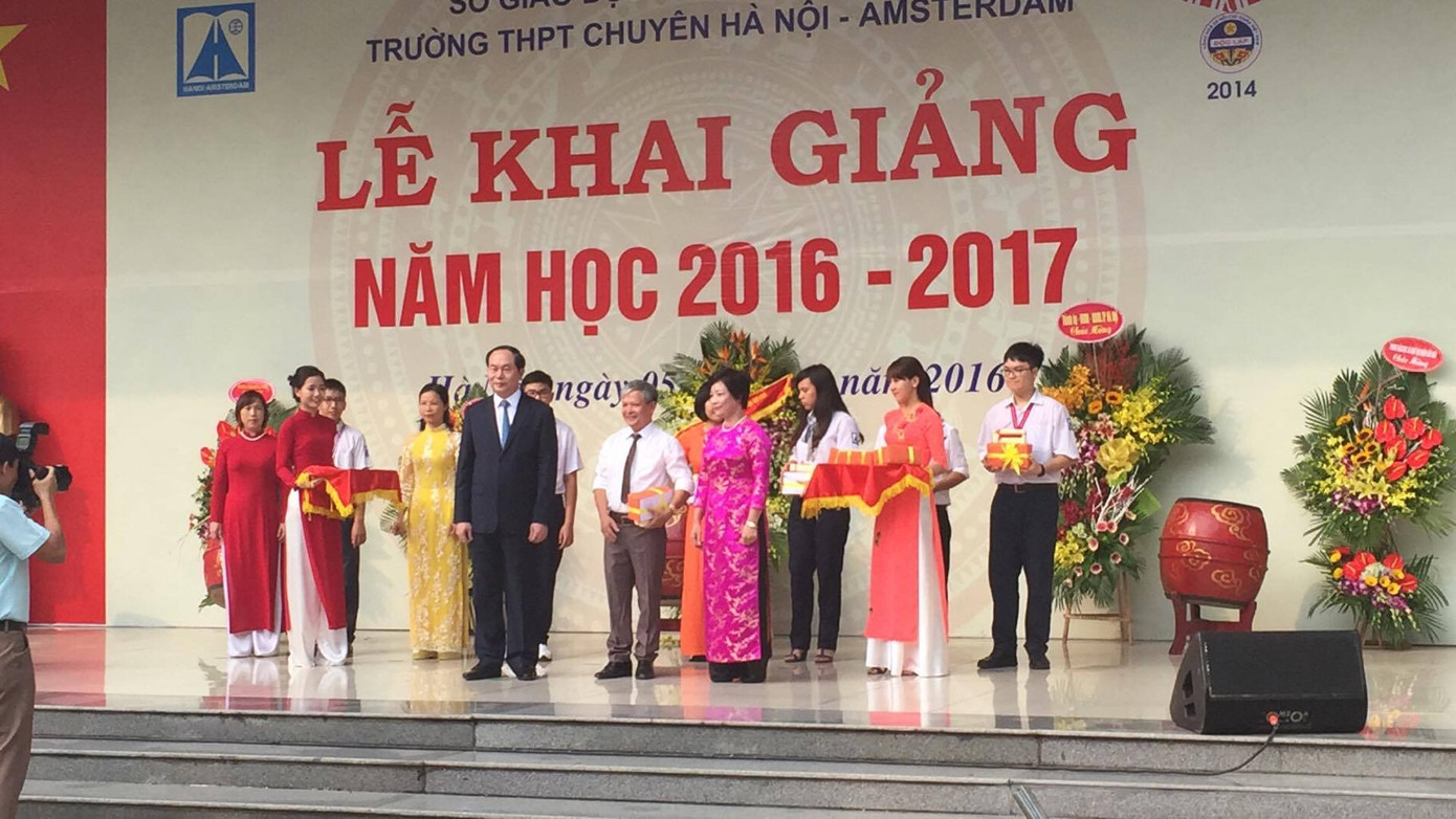 Chủ tịch nước đánh trống khai giảng năm học mới ảnh 30