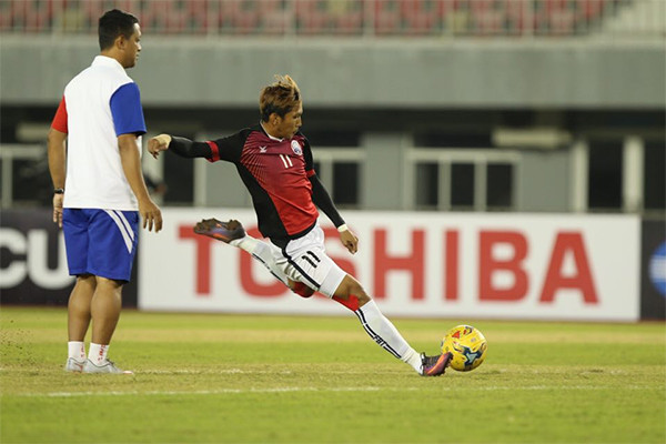 Tuyển Việt Nam hạ Campuchia trong thế 10 chống 11 ảnh 9