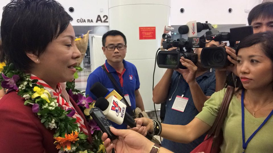 Cuồng nhiệt chào đón 'người hùng' Olympic Hoàng Xuân Vinh ảnh 11