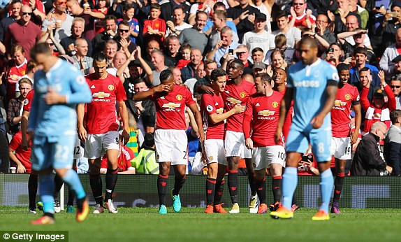 M.U vs Stoke City (1-1): 'Quỷ đỏ' bị níu chân ảnh 17