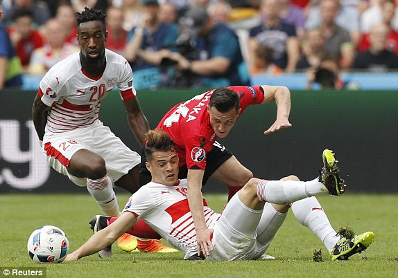 Xứ Wales giành chiến thắng lịch sử ảnh 19