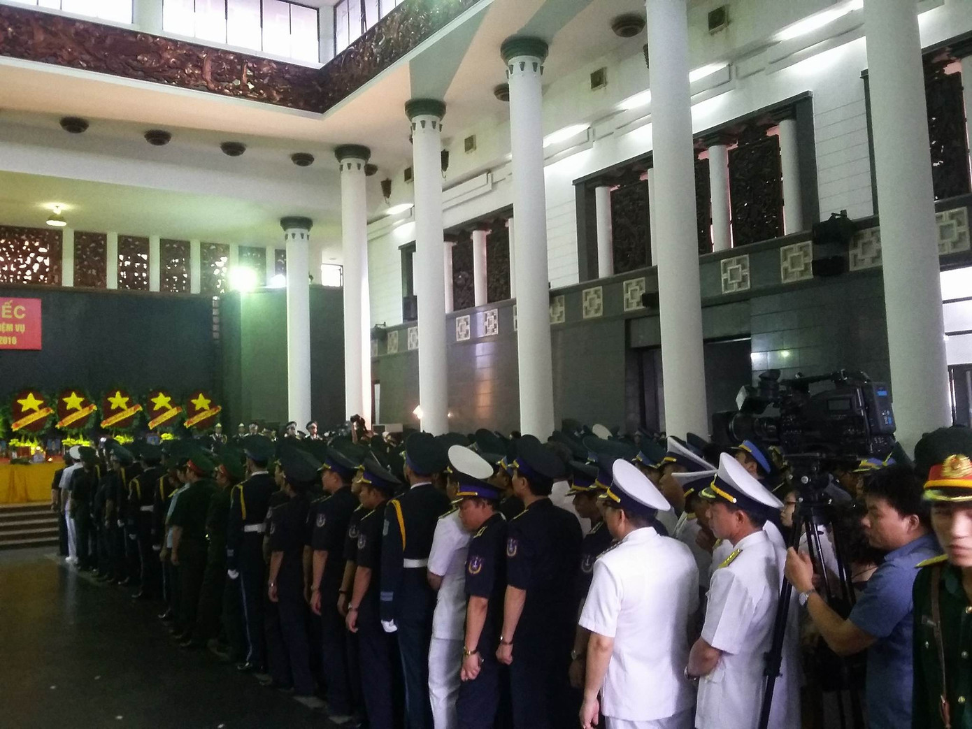 Hàng nghìn người đội mưa tiễn biệt 9 liệt sĩ CASA-212 ảnh 7