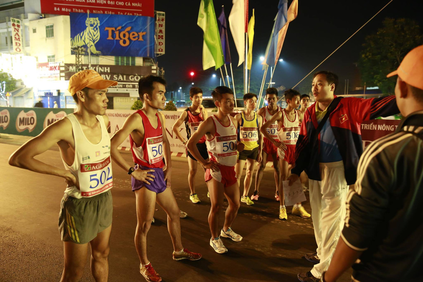 Tưng bừng đua tài Việt dã Tiền Phong ảnh 1