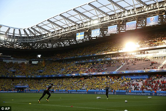 Nainggolan tỏa sáng, Bỉ tiễn Thụy Điển hồi hương ảnh 3