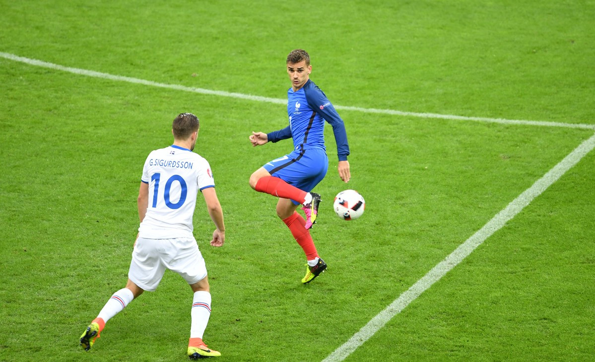 Nhấn chìm Iceland trong 'mưa gôn', Pháp gặp Đức ở bán kết ảnh 11