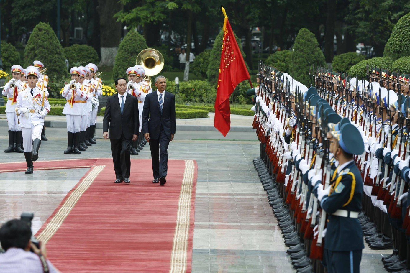 Ông Obama thưởng thức bún chả Hà Nội ảnh 53