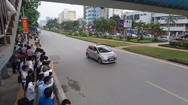 Ông Obama thưởng thức bún chả Hà Nội ảnh 76