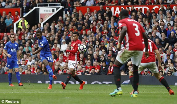 Pogba lần đầu 'nổ súng', M.U vùi dập Leicester City ảnh 16