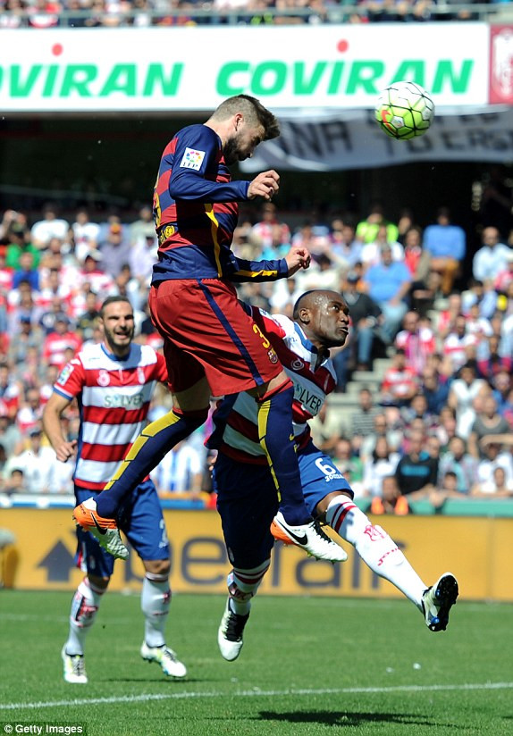 Luis Suarez lập hat-trick, Barca vô địch La Liga ảnh 8