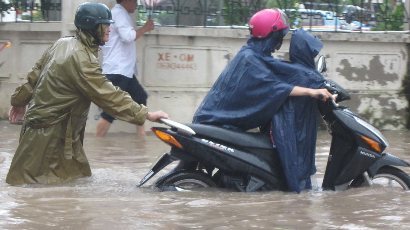 Bão số 3 vào Hà Nội suy yếu thành áp thấp nhiệt đới ảnh 11