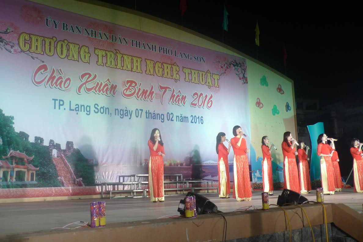 Cả nước tưng bừng đón năm mới Bính Thân 2016 ảnh 38