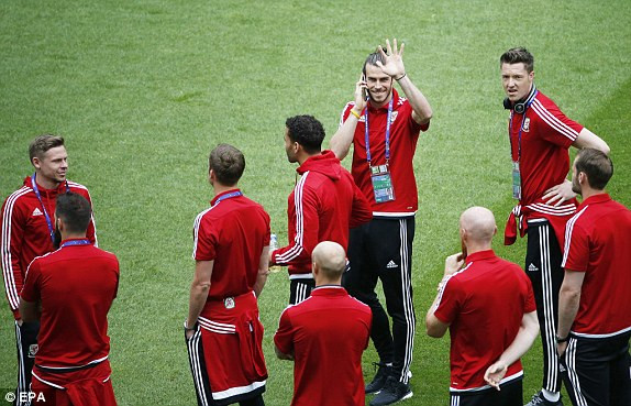 Xứ Wales giành chiến thắng lịch sử ảnh 13