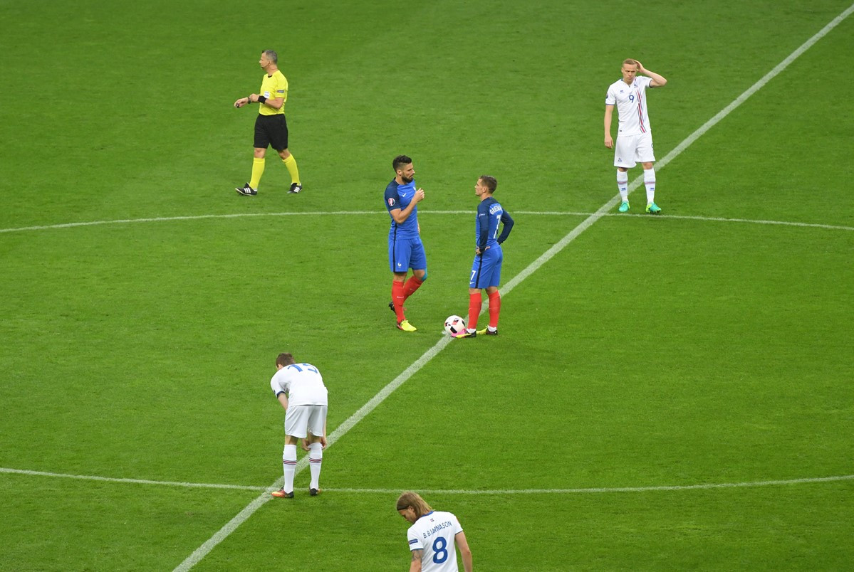 Nhấn chìm Iceland trong 'mưa gôn', Pháp gặp Đức ở bán kết ảnh 10