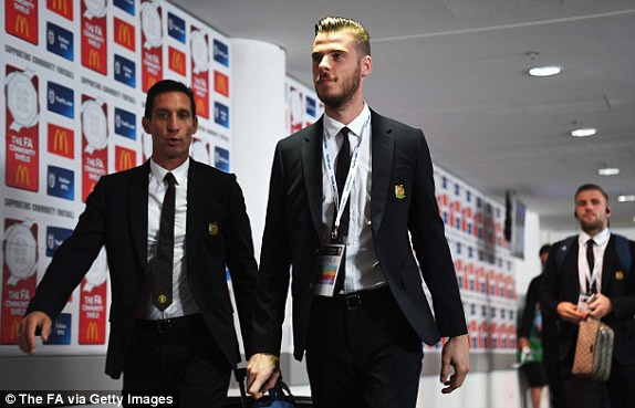 Ibrahimovic giúp M.U đoạt Siêu Cup Anh ảnh 1