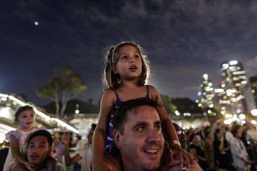 Thế giới tưng bừng chào đón năm 2017 ảnh 30