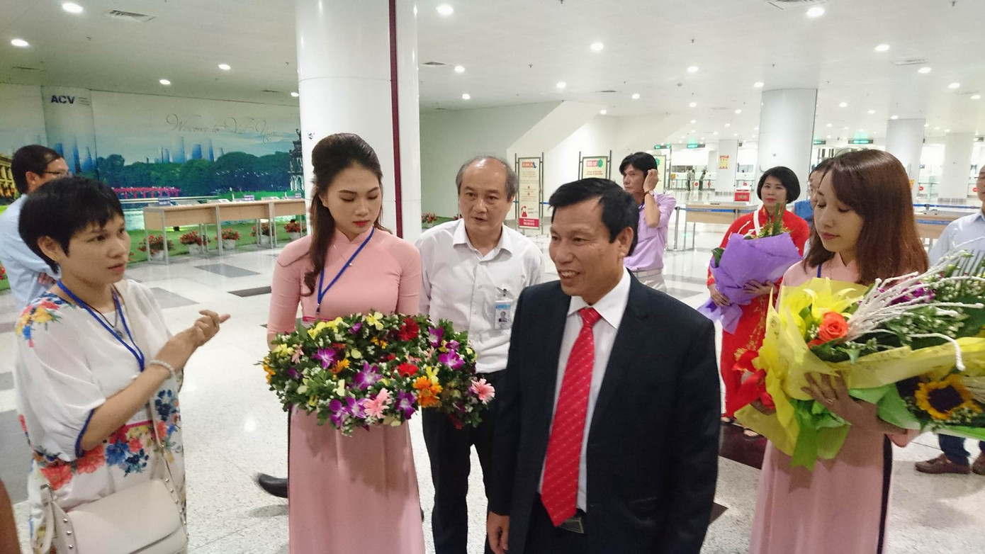 Cuồng nhiệt chào đón 'người hùng' Olympic Hoàng Xuân Vinh ảnh 19