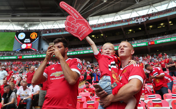 Ibrahimovic giúp M.U đoạt Siêu Cup Anh ảnh 8