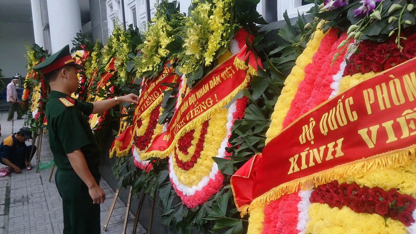 Hàng nghìn người đội mưa tiễn biệt 9 liệt sĩ CASA-212 ảnh 70