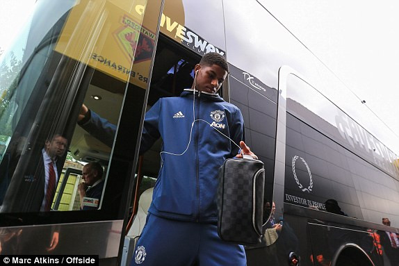 Watford vs M.U (3-1): Đẩy 'Quỷ đỏ' xuống 3 tầng địa ngục ảnh 2