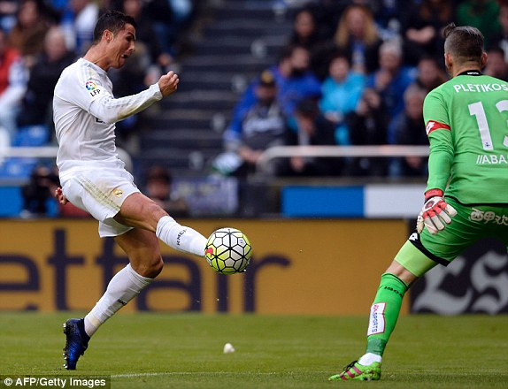 Luis Suarez lập hat-trick, Barca vô địch La Liga ảnh 10
