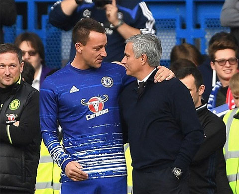 Chelsea vs M.U (4-0): Quỷ đỏ ngã xuống 4 tầng địa ngục ảnh 4