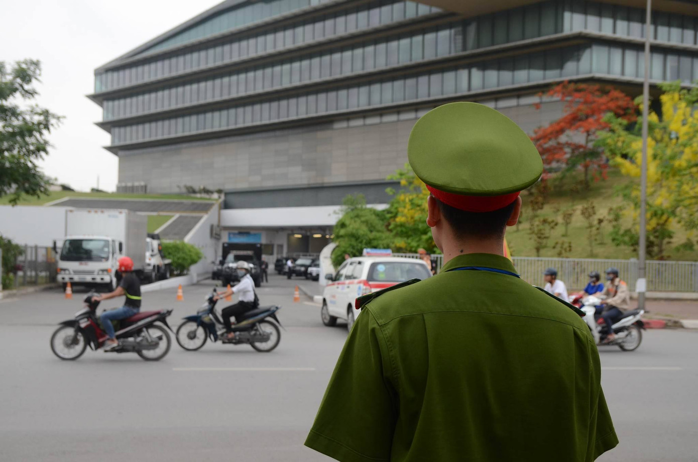 Ông Obama thưởng thức bún chả Hà Nội ảnh 91