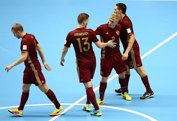 Thua đậm Nga, tuyển Việt Nam chia tay Futsal World Cup ảnh 1