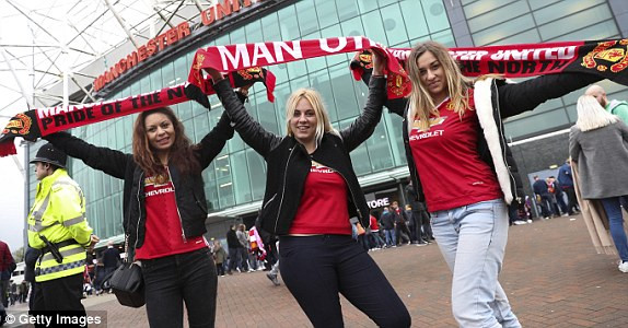 Phung phí cơ hội, M.U bị Burnley chia điểm ảnh 2