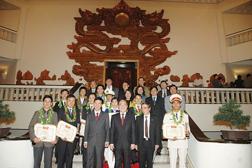 Công bố 10 Gương mặt trẻ Việt Nam tiêu biểu 2015 ảnh 2