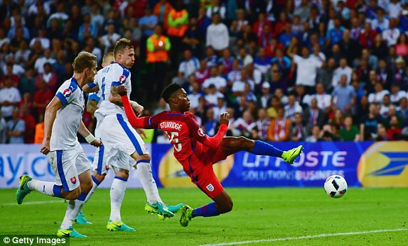 Xứ Wales vùi dập 'Gấu Nga', Anh bất lực trước Slovakia ảnh 22