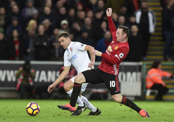 Swansea City vs M.U (1-3): Ibrahimovic 'giải hạn' ảnh 11